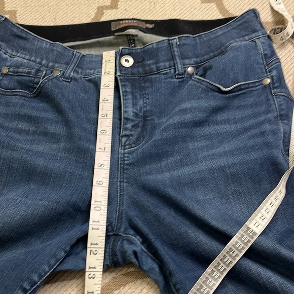 Torrid Bombshell Skinny Premium Stretch Women's Blue Jeans - Picture 13 of 17